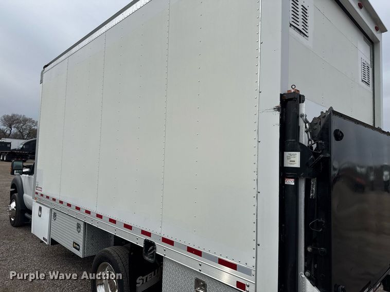 image for item EG2614 2016 Ford F550 Super Duty box truck