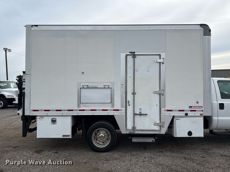 image for item EG2614 2016 Ford F550 Super Duty box truck