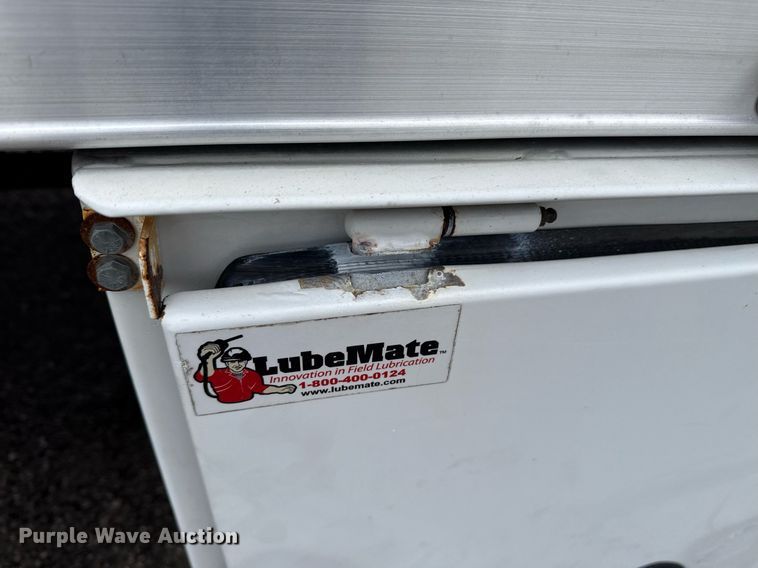 image for item EG2614 2016 Ford F550 Super Duty box truck