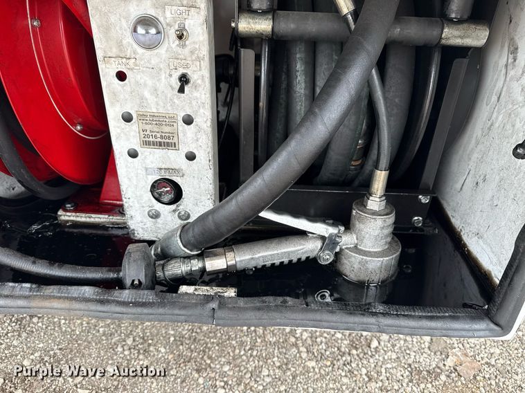 image for item EG2614 2016 Ford F550 Super Duty box truck