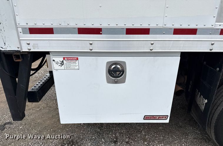 image for item EG2614 2016 Ford F550 Super Duty box truck