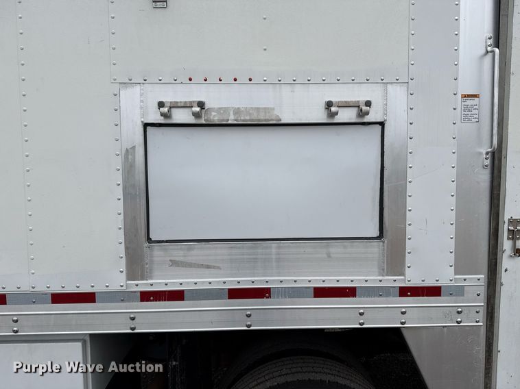 image for item EG2614 2016 Ford F550 Super Duty box truck