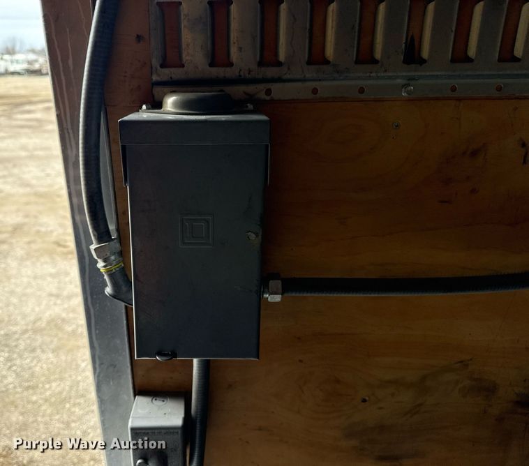 image for item EG2614 2016 Ford F550 Super Duty box truck