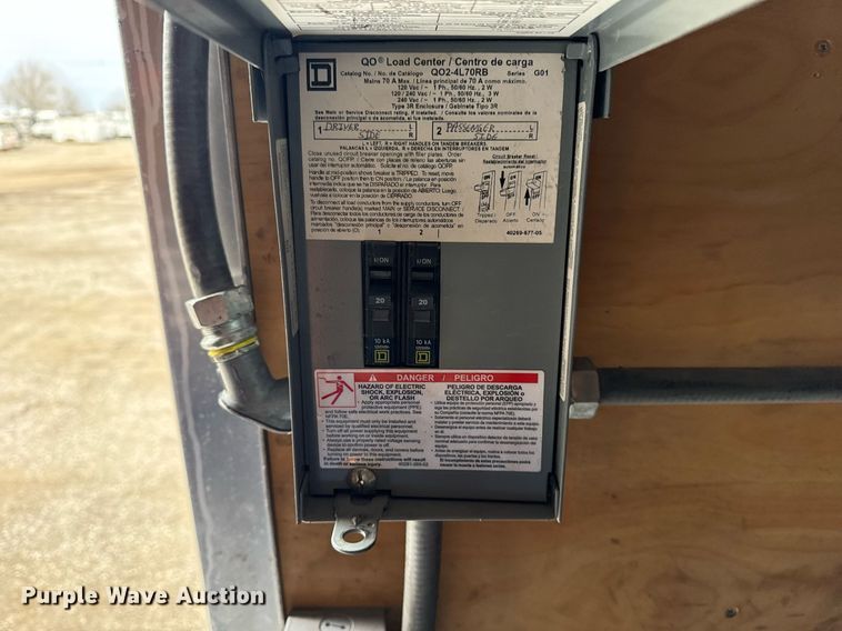 image for item EG2614 2016 Ford F550 Super Duty box truck