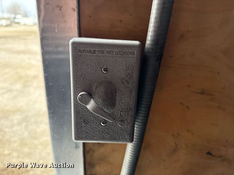 image for item EG2614 2016 Ford F550 Super Duty box truck