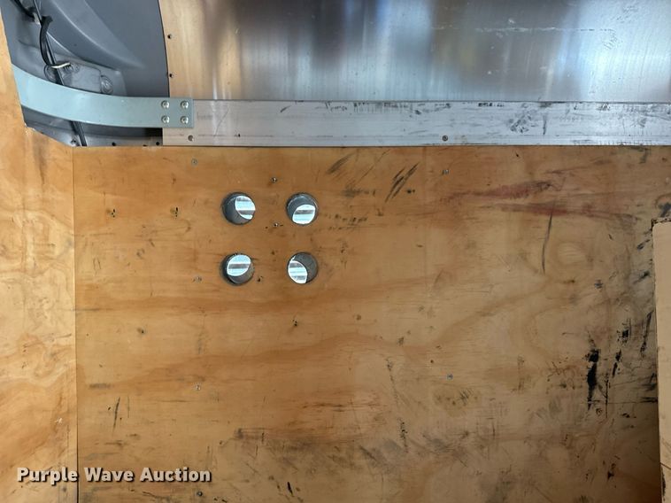 image for item EG2614 2016 Ford F550 Super Duty box truck