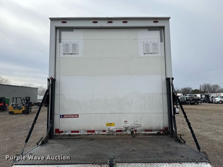 image for item EG2614 2016 Ford F550 Super Duty box truck