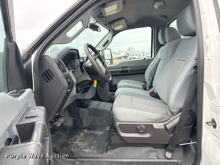 image for item EG2614 2016 Ford F550 Super Duty box truck