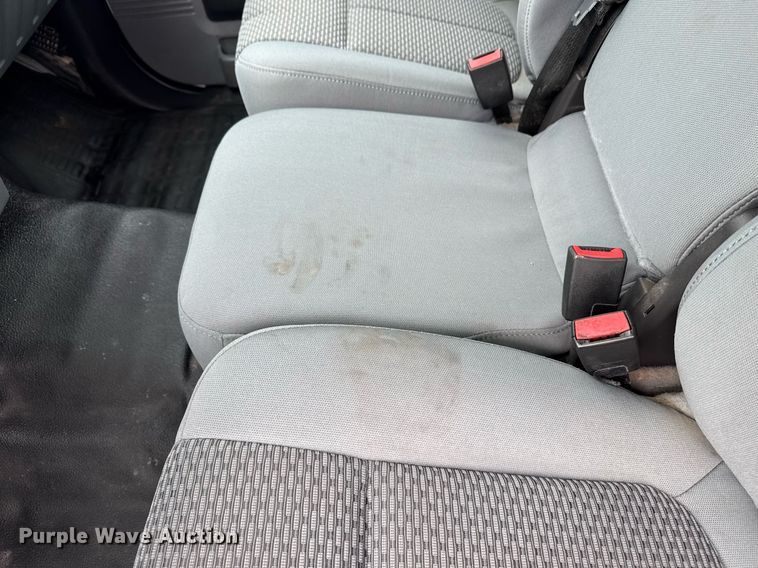 image for item EG2614 2016 Ford F550 Super Duty box truck