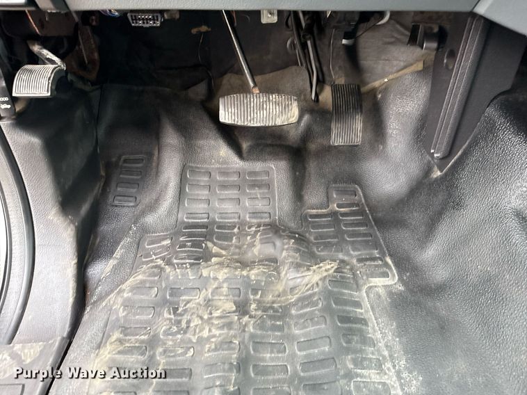 image for item EG2614 2016 Ford F550 Super Duty box truck