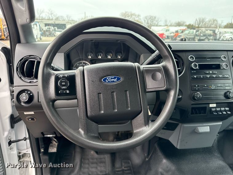 image for item EG2614 2016 Ford F550 Super Duty box truck