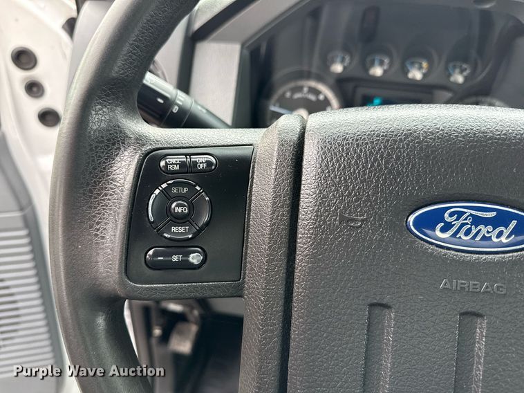 image for item EG2614 2016 Ford F550 Super Duty box truck