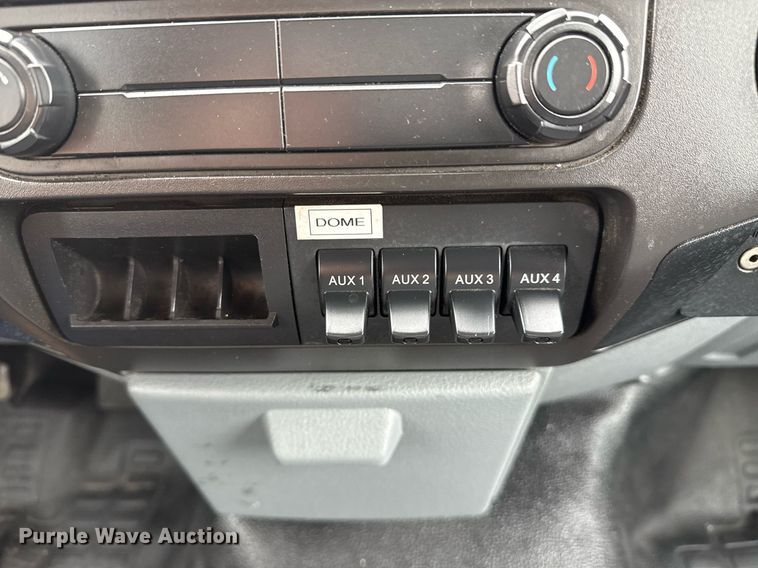 image for item EG2614 2016 Ford F550 Super Duty box truck