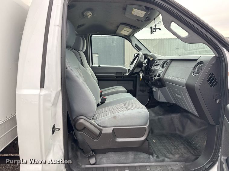 image for item EG2614 2016 Ford F550 Super Duty box truck