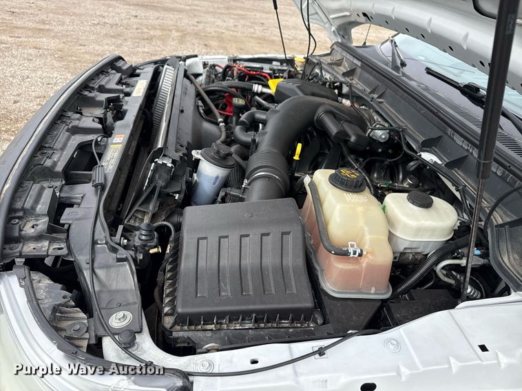 image for item EG2614 2016 Ford F550 Super Duty box truck