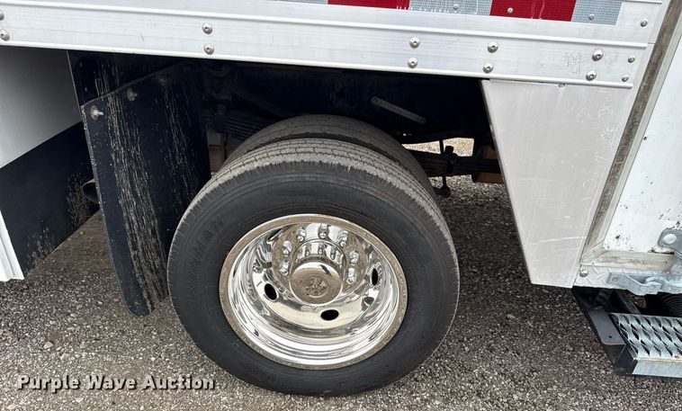 image for item EG2614 2016 Ford F550 Super Duty box truck