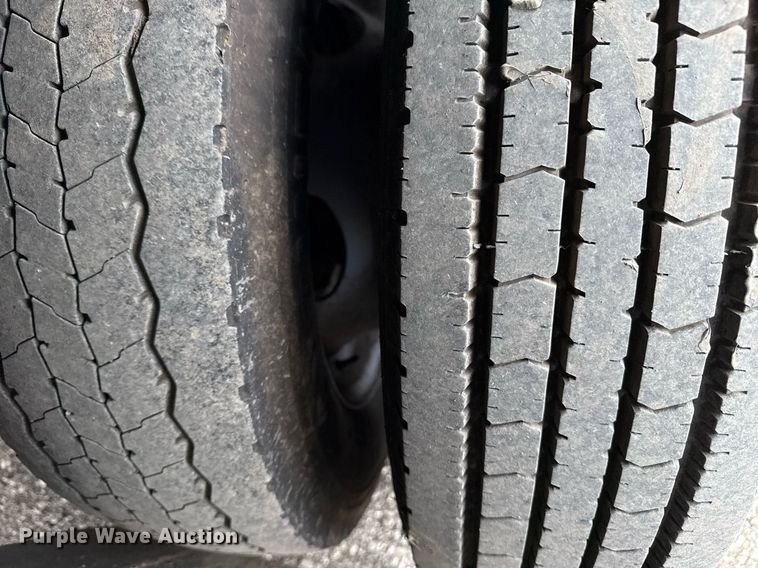 image for item EG2614 2016 Ford F550 Super Duty box truck