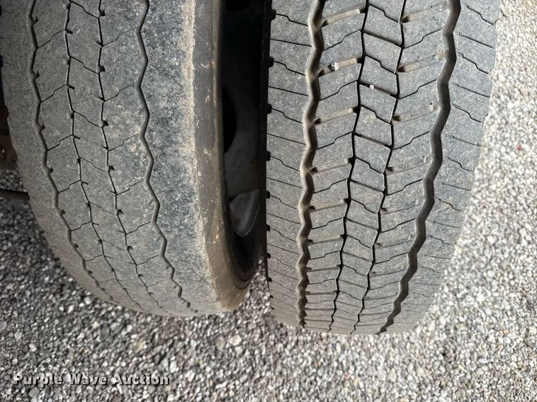 image for item EG2614 2016 Ford F550 Super Duty box truck