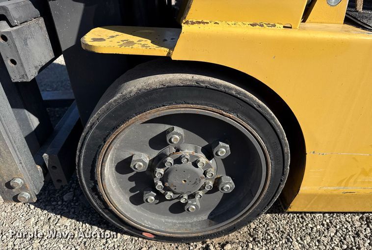 image for item EG2618 1997 Caterpillar GC25 forklift