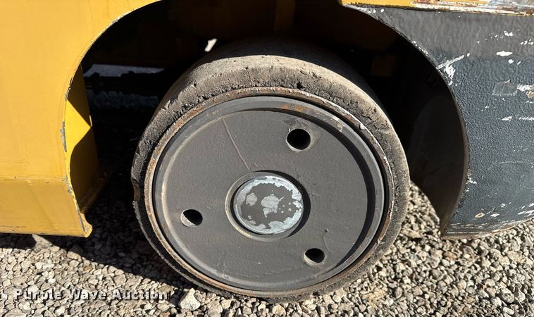 image for item EG2618 1997 Caterpillar GC25 forklift