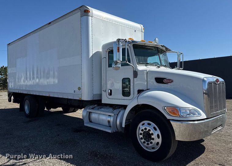 image for item EG2624 2005 Peterbilt 335 box truck