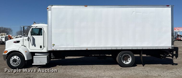 image for item EG2624 2005 Peterbilt 335 box truck