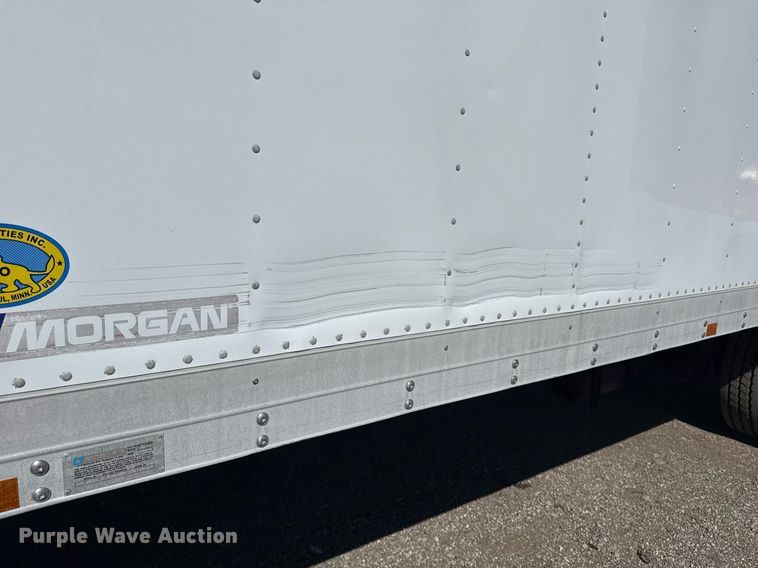 image for item EG2624 2005 Peterbilt 335 box truck