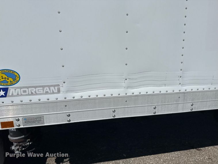 image for item EG2624 2005 Peterbilt 335 box truck