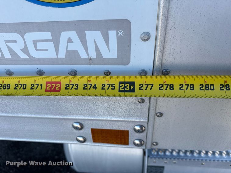 image for item EG2624 2005 Peterbilt 335 box truck