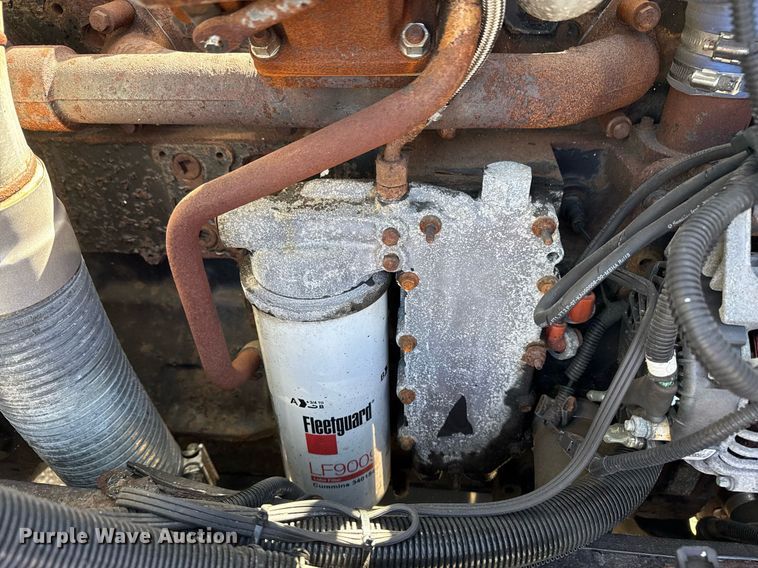 image for item EG2624 2005 Peterbilt 335 box truck