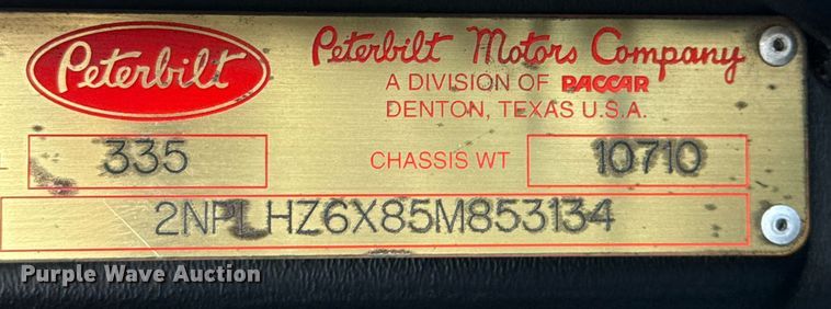 image for item EG2624 2005 Peterbilt 335 box truck