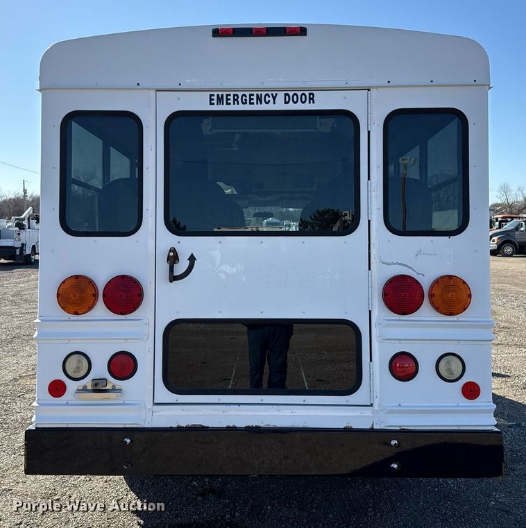 image for item EG2627 2007 Chevrolet Express school bus