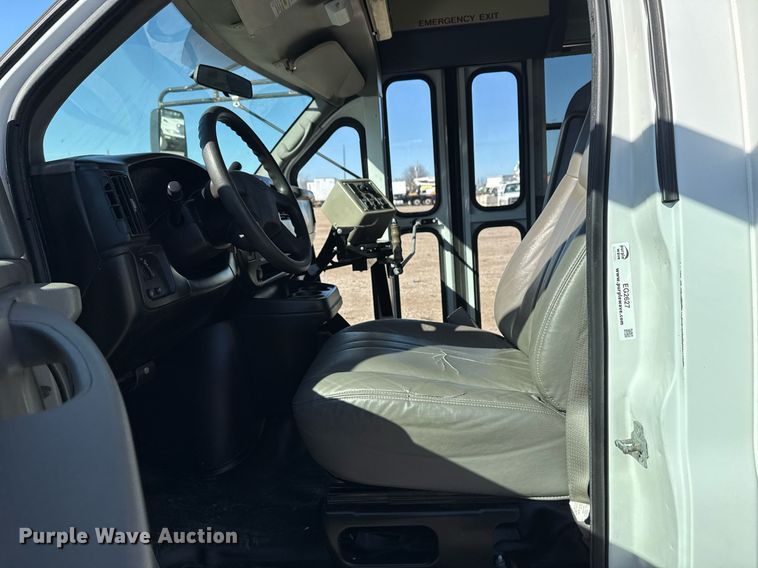 image for item EG2627 2007 Chevrolet Express school bus