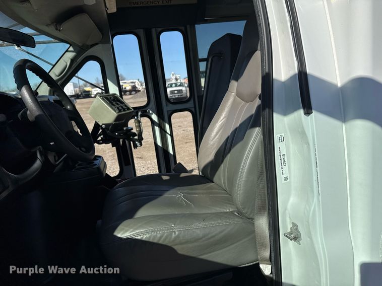 image for item EG2627 2007 Chevrolet Express school bus