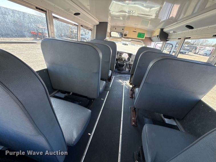 image for item EG2627 2007 Chevrolet Express school bus