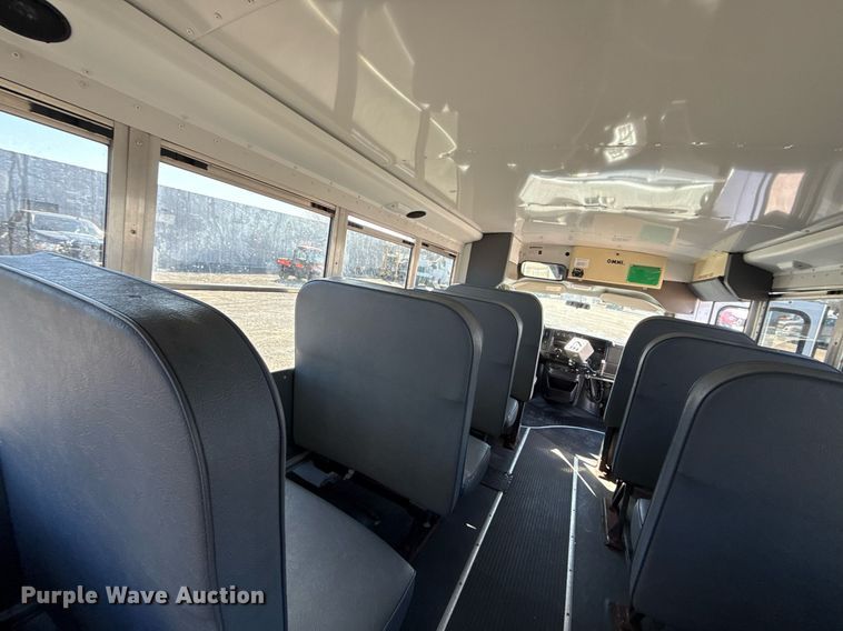 image for item EG2627 2007 Chevrolet Express school bus