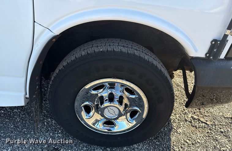 image for item EG2627 2007 Chevrolet Express school bus