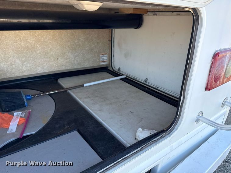 image for item EG2628 2008 Ford E450 Super Duty RV