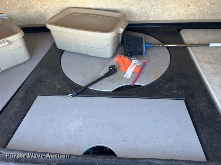 image for item EG2628 2008 Ford E450 Super Duty RV