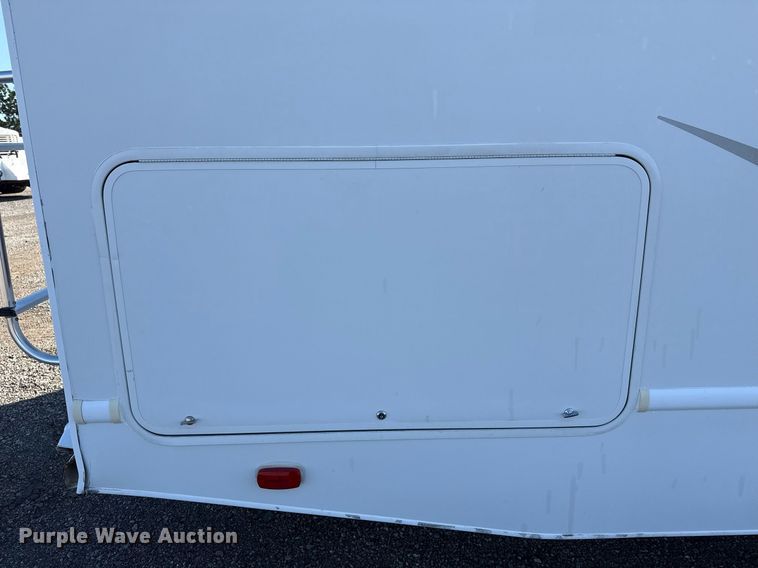 image for item EG2628 2008 Ford E450 Super Duty RV