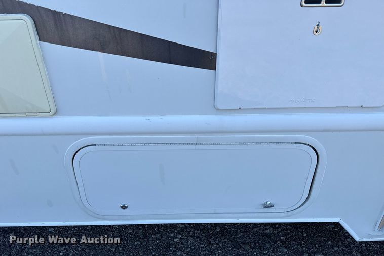 image for item EG2628 2008 Ford E450 Super Duty RV