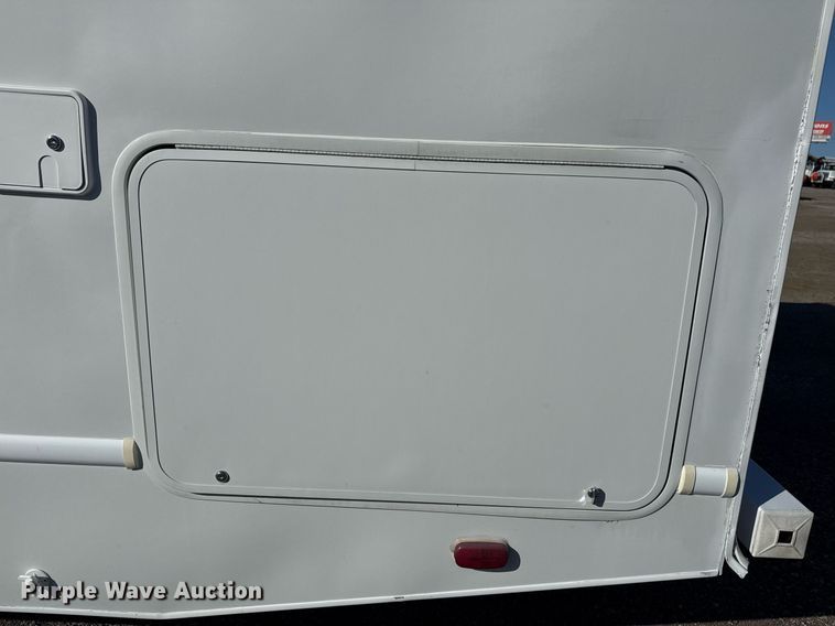 image for item EG2628 2008 Ford E450 Super Duty RV