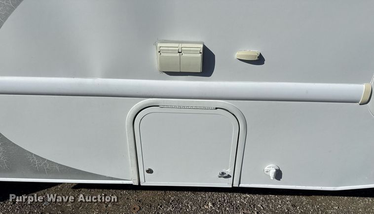 image for item EG2628 2008 Ford E450 Super Duty RV