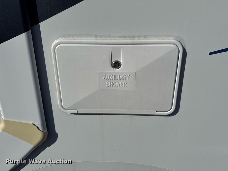 image for item EG2628 2008 Ford E450 Super Duty RV