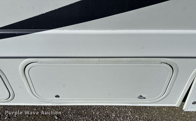 image for item EG2628 2008 Ford E450 Super Duty RV