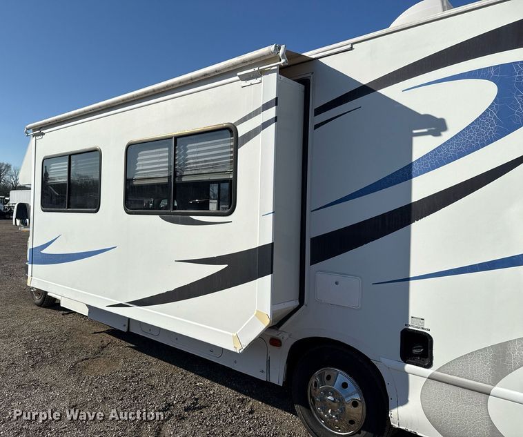 image for item EG2628 2008 Ford E450 Super Duty RV