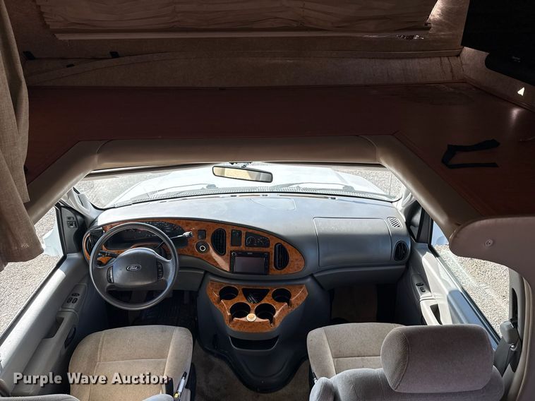 image for item EG2628 2008 Ford E450 Super Duty RV