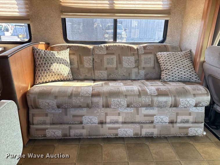 image for item EG2628 2008 Ford E450 Super Duty RV