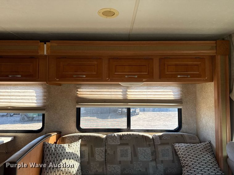 image for item EG2628 2008 Ford E450 Super Duty RV