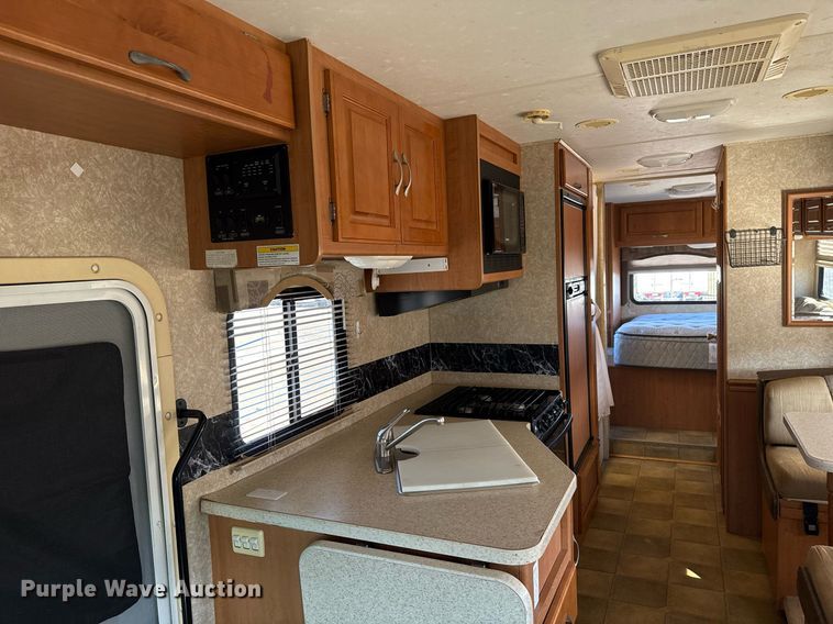 image for item EG2628 2008 Ford E450 Super Duty RV